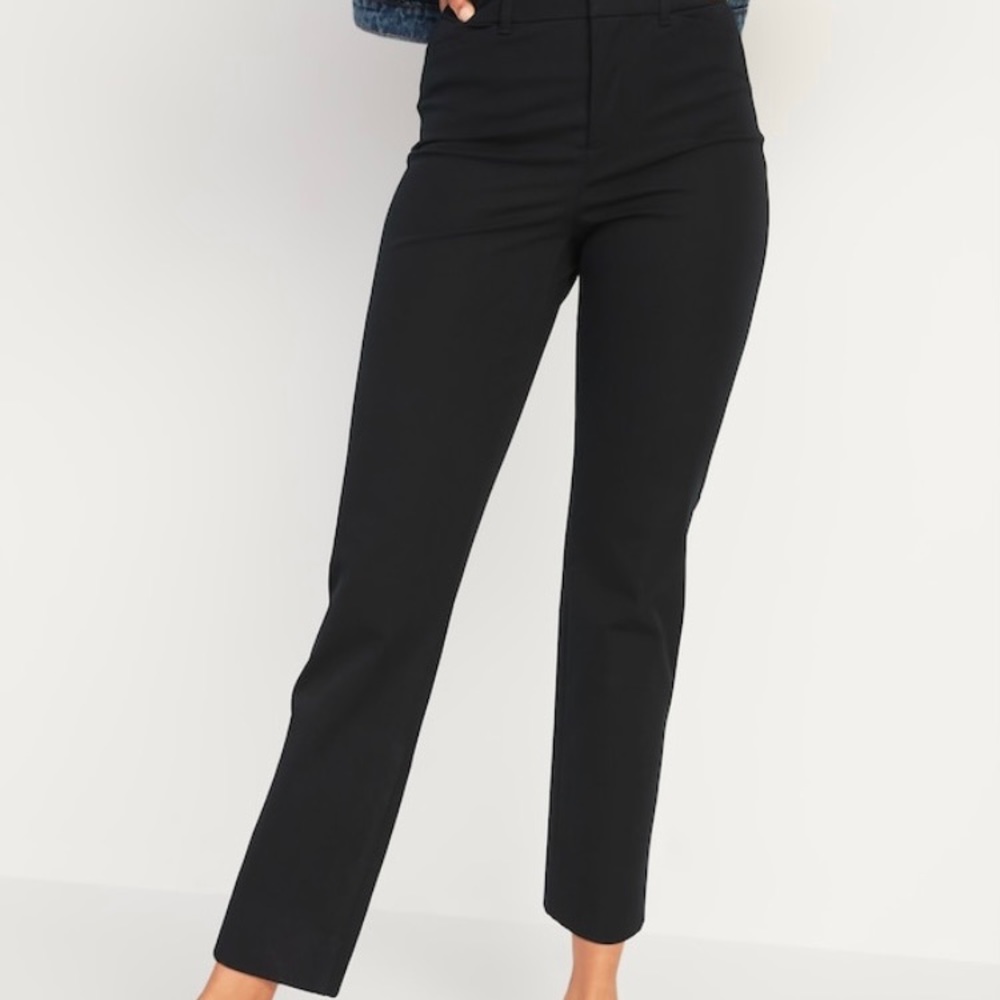 Old Navy High Waisted Pixi Straight Leg ankle pants for women .Size 6